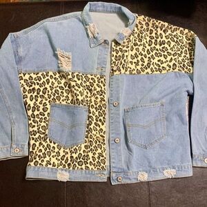 💫3/$20 Leopard Print Lightweight Denim Jacket